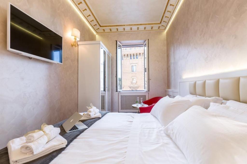 Piazza Venezia Luxury Suite โรม ภายนอก รูปภาพ