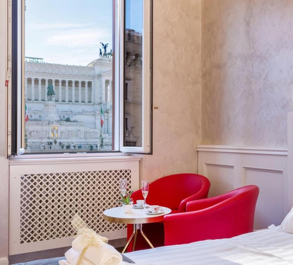 Piazza Venezia Luxury Suite โรม ภายนอก รูปภาพ