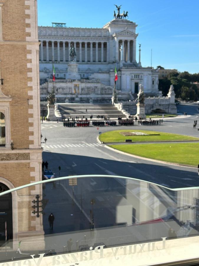 Piazza Venezia Luxury Suite โรม ภายนอก รูปภาพ