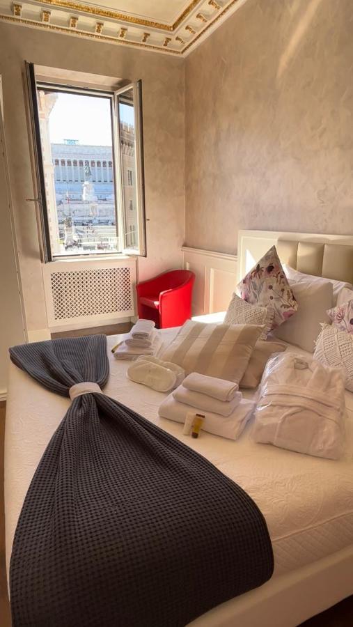 Piazza Venezia Luxury Suite โรม ภายนอก รูปภาพ