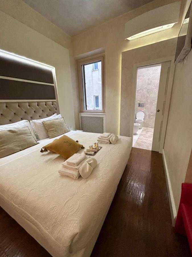 Piazza Venezia Luxury Suite โรม ภายนอก รูปภาพ