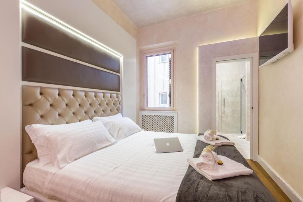 Piazza Venezia Luxury Suite โรม ภายนอก รูปภาพ