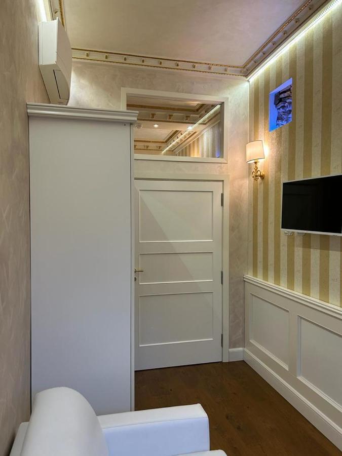 Piazza Venezia Luxury Suite โรม ภายนอก รูปภาพ