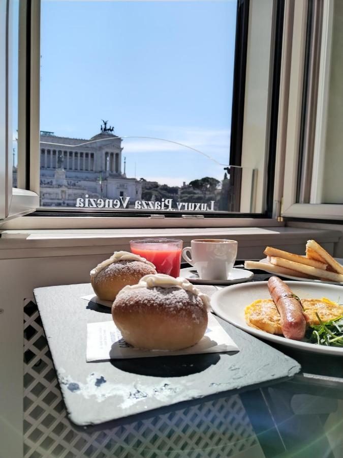 Piazza Venezia Luxury Suite โรม ภายนอก รูปภาพ
