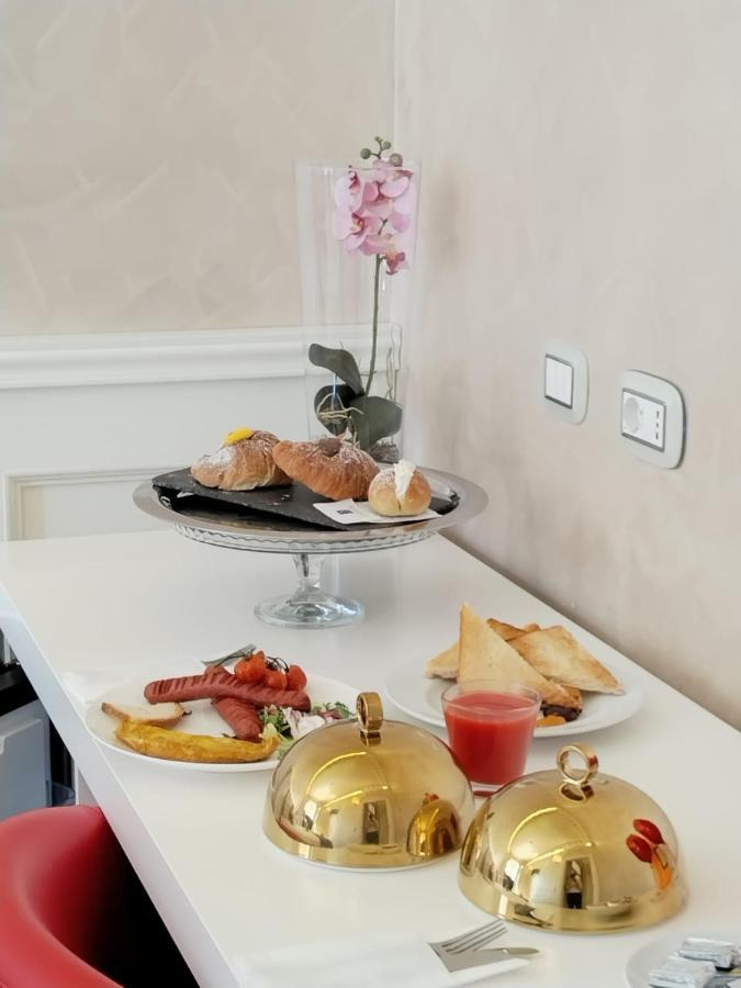Piazza Venezia Luxury Suite โรม ภายนอก รูปภาพ