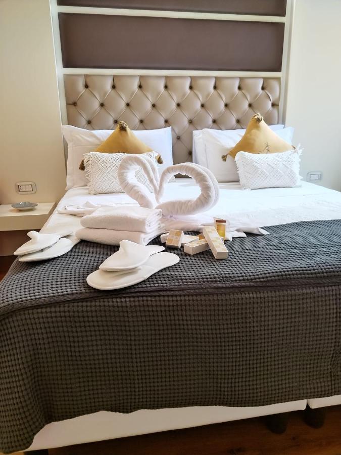 Piazza Venezia Luxury Suite โรม ภายนอก รูปภาพ