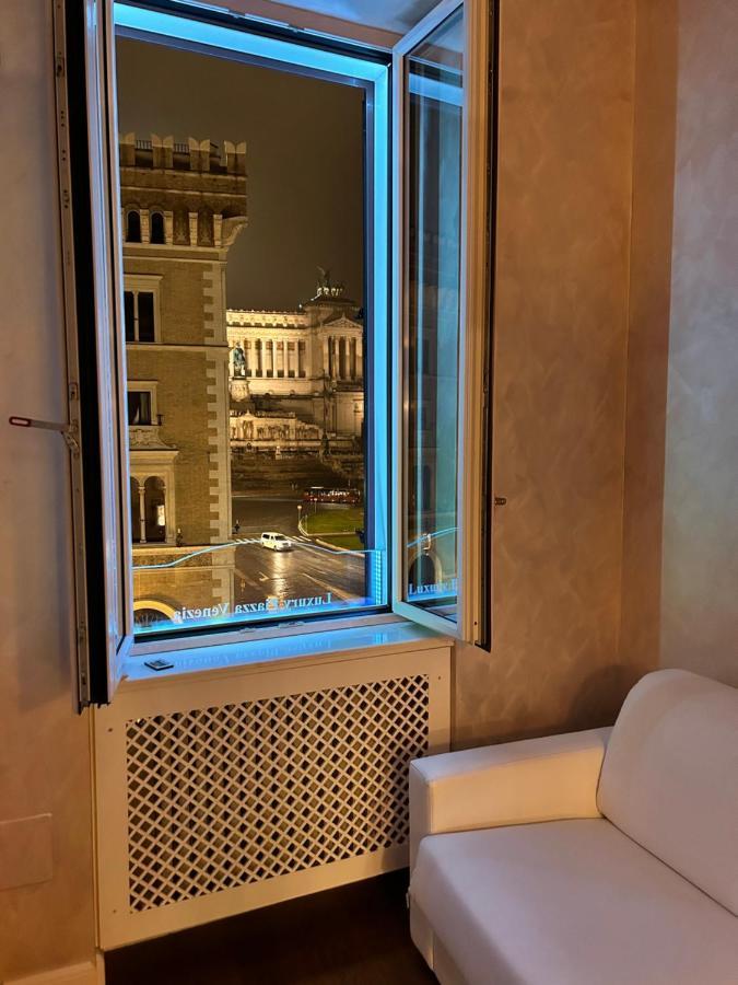 Piazza Venezia Luxury Suite โรม ภายนอก รูปภาพ