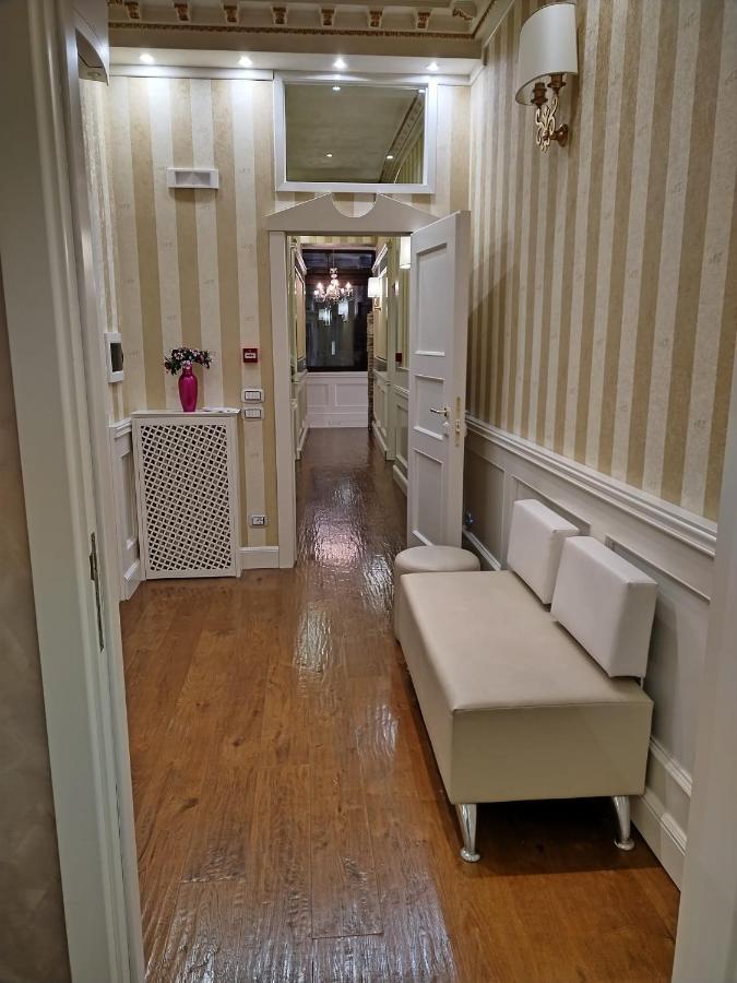 Piazza Venezia Luxury Suite โรม ภายนอก รูปภาพ
