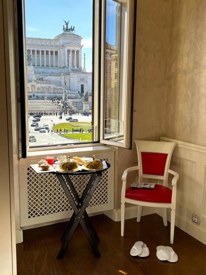 Piazza Venezia Luxury Suite โรม ภายนอก รูปภาพ
