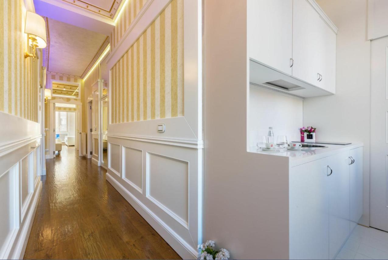 Piazza Venezia Luxury Suite โรม ภายนอก รูปภาพ