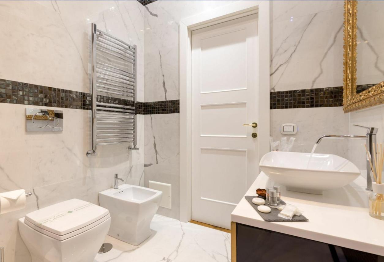 Piazza Venezia Luxury Suite โรม ภายนอก รูปภาพ