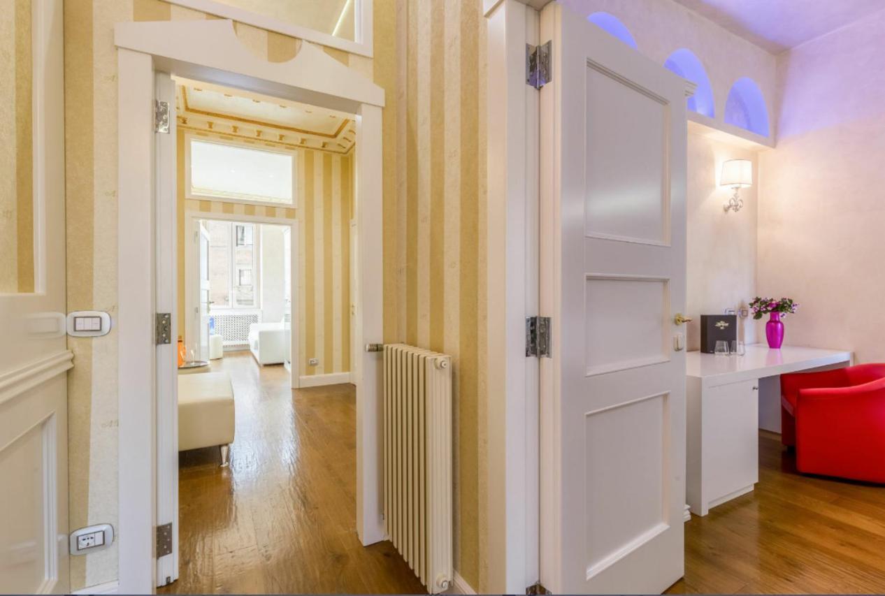 Piazza Venezia Luxury Suite โรม ภายนอก รูปภาพ